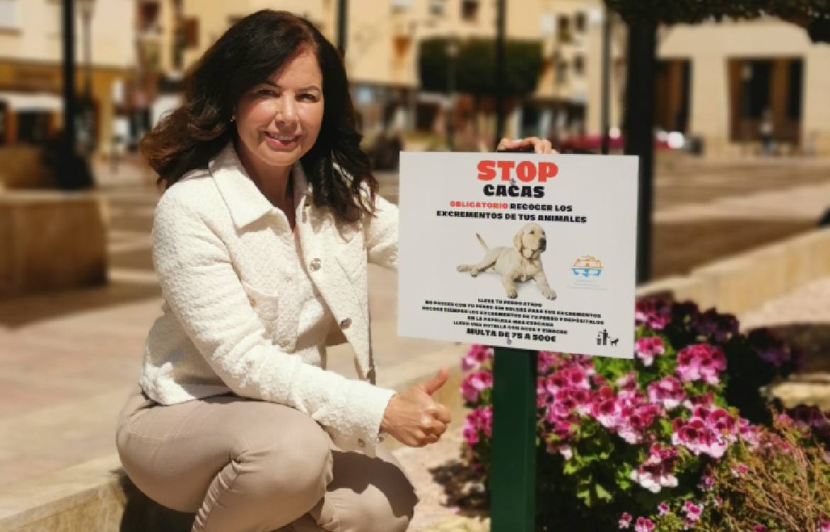 Rincón de la Victoria pone en marcha una campaña de concienciación para la recogida de excrementos de las mascotas en la vía pública
