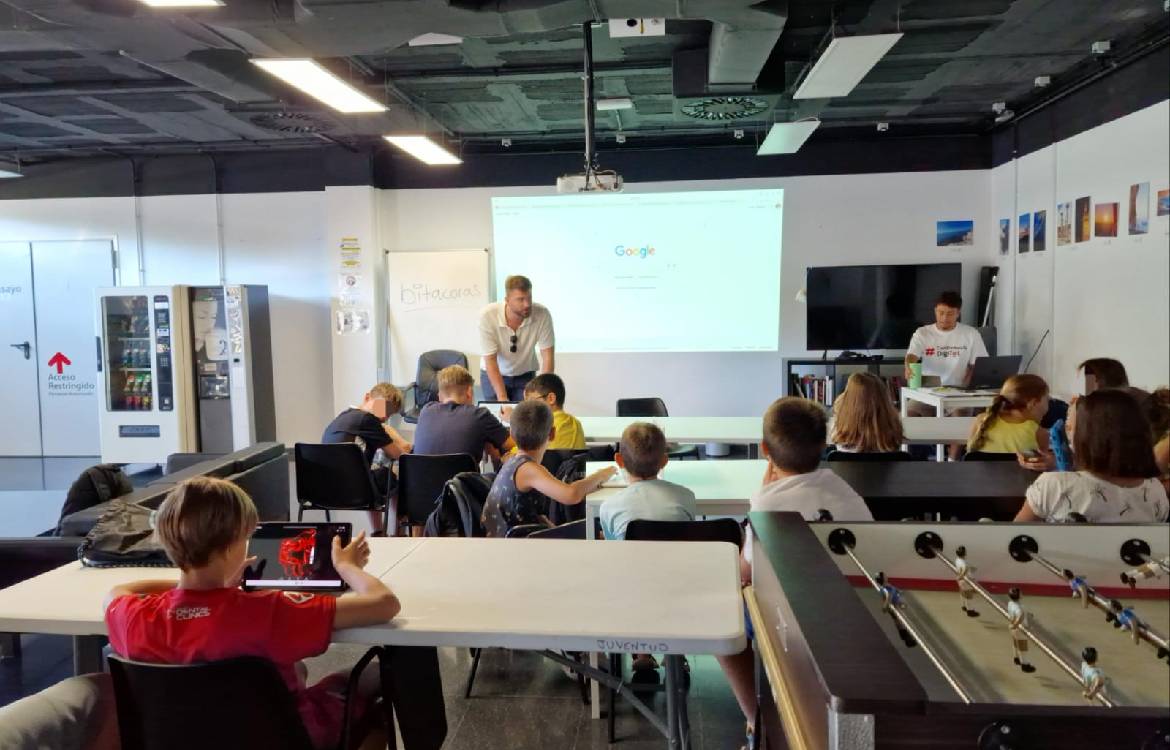 El Centro Municipal Juvenil de Rincón de la Victoria inicia hoy los Campamentos Digitales con más de medio centenar de participantes
