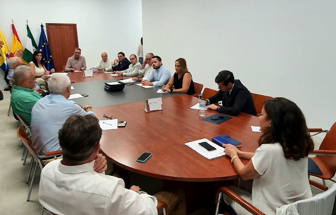 El Ayuntamiento de Rincón de la Victoria celebra la XII Mesa Municipal de Turismo en la que se ha abordado el nuevo Plan Estratégico 2026-2029