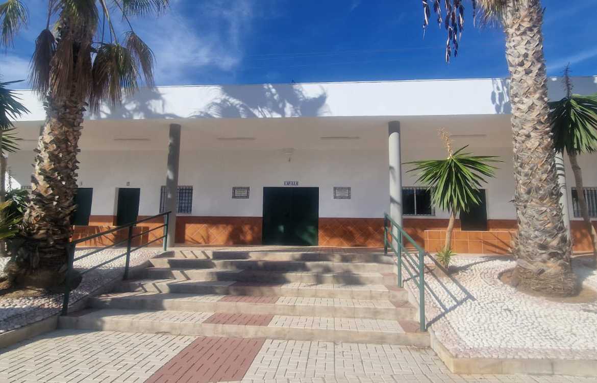 El Ayuntamiento de Rincón de la Victoria establece un dispositivo especial en los cementerios municipales con motivo del Día de Todos los Santos