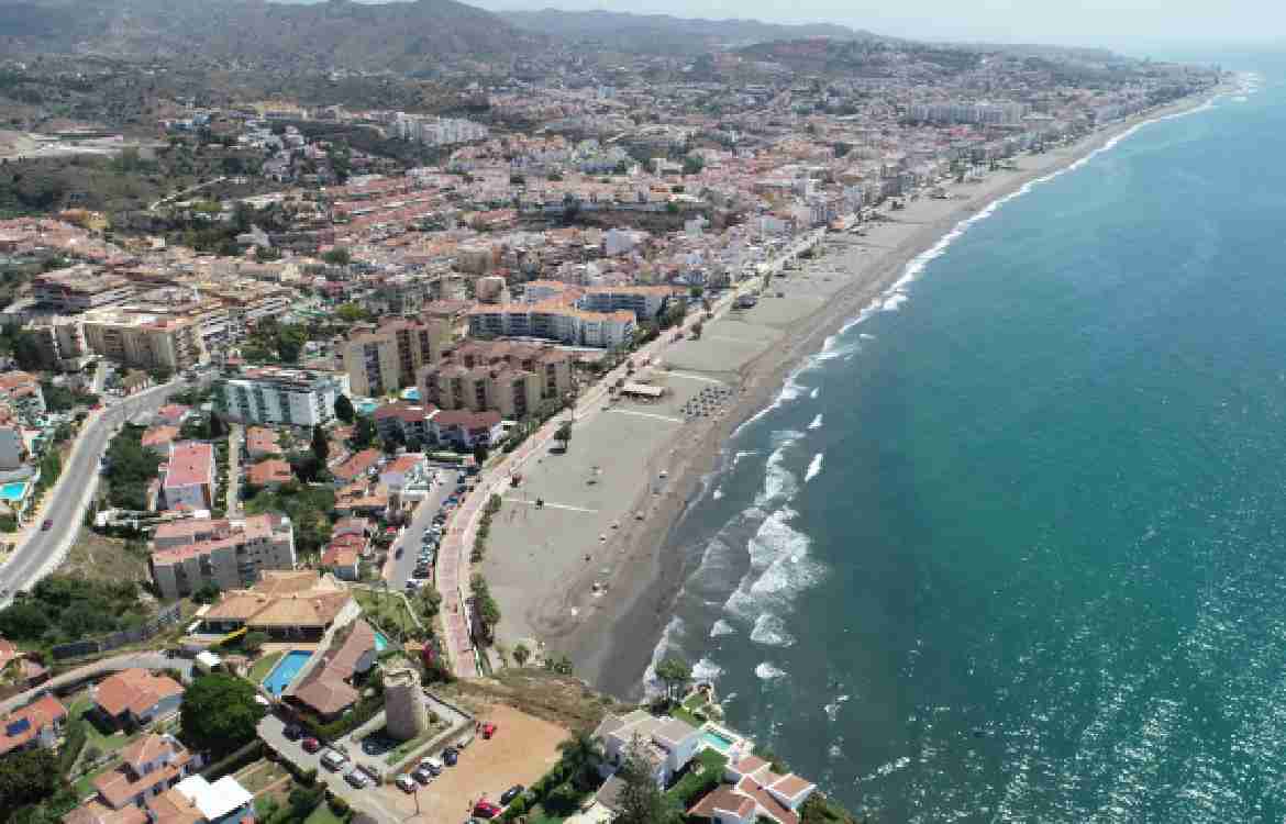 El Ayuntamiento de Rincón de la Victoria abre el plazo para solicitar autorizaciones del Plan de Playas 2026