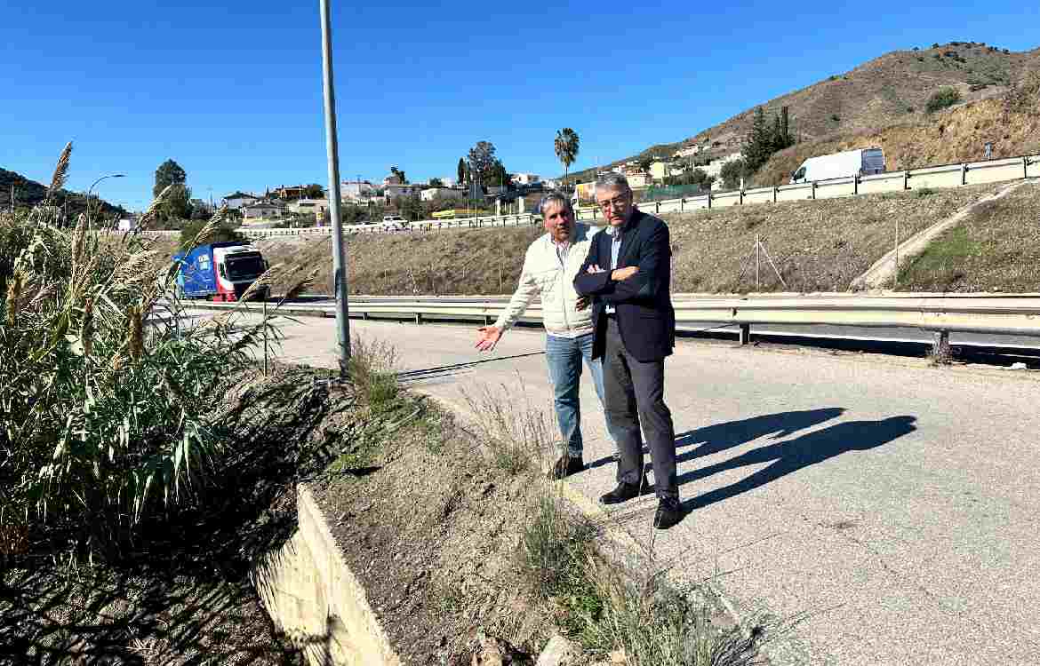 El Ayuntamiento de Rincón de la Victoria exige al Ministerio de Transportes y Movilidad Sostenible actuaciones urgentes en el carril de acceso a Cortijo Blanco