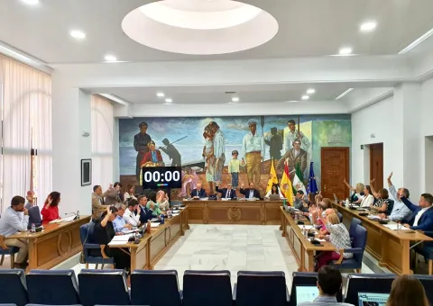 El Pleno de Rincón de la Victoria aprueba adherirse al Tribunal Administrativo de Recursos Contractuales de la Diputación para lograr una mayor agilidad administrativa